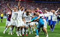 FIFA World Cup™ 2018: Cựu sao TBN gây sốt với hành động "không thể tin được" trên sóng truyền hình