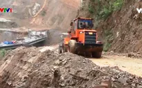 Khó khăn trong việc khắc phục tình trạng cô lập sau lũ của hàng nghìn hộ dân ở Mường Tè, Lai Châu