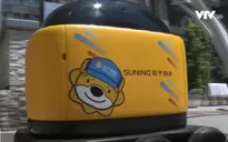Robot mang đồ ăn vặt về tận nhà cho khách hàng