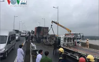 Tai nạn trên cao tốc, 2 người chết cháy trong xe