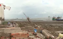 Sạt lở nghiêm trọng tại bờ biển Tiền Giang