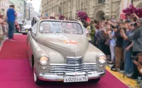 Đã mắt với dàn xe cổ màu sắc trên đường phố Moscow