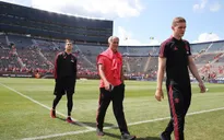 Thua thảm Liverpool, Mourinho buông lời trách cứ thượng tầng Man Utd
