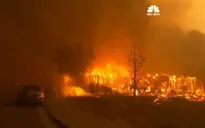 Hơn 2.000 lính cứu hỏa đối phó với cháy rừng lan rộng tại California, Mỹ