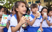 Vinamilk và 76.500 ly sữa nhân ái với trẻ em tỉnh Vĩnh Long