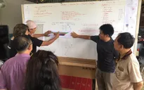 Các tình nguyện viên giúp sức giải cứu đội bóng thiếu niên Thái Lan