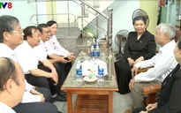 Phó Chủ tịch Quốc hội Tòng Thị Phóng thăm gia đình chính sách tại Đà Nẵng