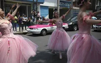 Múa ballet ở… giữa đường phố tại Mexico
