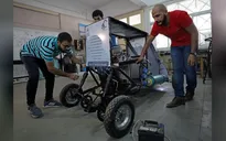 Sinh viên Ai Cập thiết kế xe chạy bằng không khí nén
