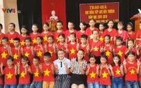 Kiều bào trẻ hỗ trợ học sinh nghèo tại Nghệ An