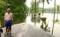 Mưa lũ hoành hành ở Ấn Độ, 900 người thiệt mạng