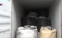Phát hiện lô hàng nghi rác thải y tế tại cảng Cát Lái