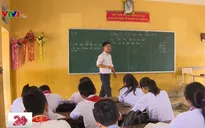 Học sinh vùng ngập huyện Chương Mỹ (Hà Nội) gặp nhiều khó khăn ngày trở lại trường