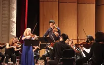 Nữ nghệ sĩ violin Stephanie Chase biểu diễn tại Việt Nam