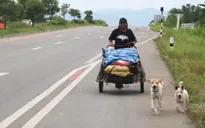Thái Lan: Đi bộ 1.500km đưa tro cốt bạn gái lên núi