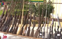 Thu giữ hàng trăm khẩu súng quân dụng và tự chế ở Đăk Lăk