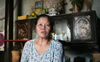 Điều ước thứ 7: Tấm lòng nhân hậu của người phụ nữ nuôi bé gái xa lạ suốt 15 năm