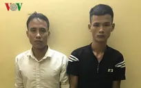 Hết tiền “đập đá”, 2 thanh niên rủ nhau đi cướp điện thoại