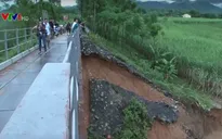 Nguy cơ sập cầu Chôm Lôm, Nghệ An do mưa lũ