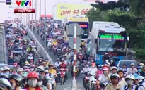 Hàng nghìn người đổ về quê nghỉ lễ 2/9, bến xe Miền Đông kẹt cứng