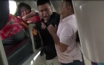 Quảng Ngãi: Khống chế "ngáo đá" tấn công hành khách trên xe đò