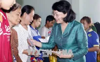Phó Chủ tịch nước thăm gia đình chính sách ở Vĩnh Long
