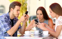 Nghiện điện thoại thông minh - Căn bệnh của kỷ nguyên số