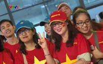 Cổ động viên Việt Nam hào hứng tới Indonesia cổ vũ cho Olympic Việt Nam
