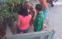 Hàng xóm đánh nhau chỉ vì... chó thả rông
