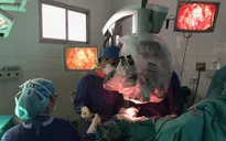 Cứu bé trai bị u thân não chảy máu từng 2 lần bị bệnh viện trả về