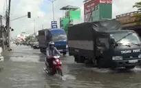 Thành phố Long Xuyên bất ngờ ngập sâu do triều cường