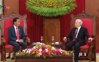 Tổng Bí thư tiếp thân mật Tổng thống Indonesia