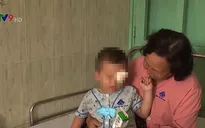 Cẩn thận que xiên thực phẩm có thể gây nhược thị, mù lòa cho trẻ