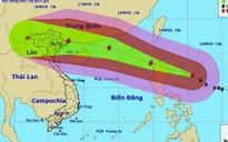 Siêu bão Mangkhut di chuyển theo hướng Tây Tây Bắc, hướng về Biển Đông