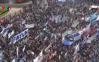 Người dân Argentina biểu tình phản đối chính sách khắc khổ
