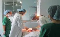Bé trai bị tổn thương vùng kín sau khi đi học ở lớp mầm non