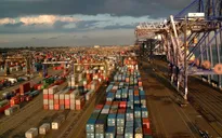 Anh: Doanh nghiệp xuất nhập khẩu gặp khó với Brexit "cứng"