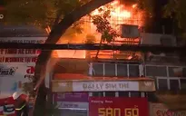 Bệnh viện sơ tán, tiểu thương trắng tay trong vụ hỏa hoạn