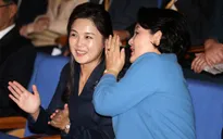 Hai Đệ nhất phu nhân Triều - Hàn thăm bệnh viện và học viện âm nhạc