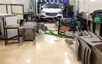 Ô tô lao vào quán nhậu làm nhiều người bị thương