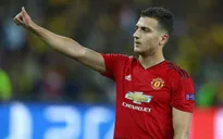 Khiến fan nức lòng, tân binh Man Utd vẫn bị Mourinho thẳng thừng gạch tên
