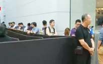 Người Trung Quốc vẫn xếp hàng mua iPhone bất chấp căng thẳng Mỹ - Trung