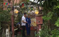 Người đàn ông “thổi hồn“ vào những vật phẩm tái chế từ rác thải