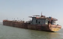 Biên phòng Nam Định bắt giữ tàu khai thác cát trái phép