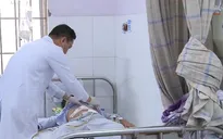 Cứu sống một học sinh bị bạn bắt nuốt 9 viên bi sắt