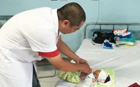 Mắc bệnh lý ruột quay bất toàn, trẻ 5 ngày tuổi phải cắt bỏ ruột vì hoại tử