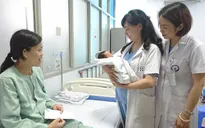 Bác sĩ “mát tay” chữa hiếm muộn kể chuyện thụ thai cho bà mẹ 60 tuổi lần đầu mang bầu