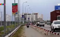 Xe máy lưu thông tràn lan trên cao tốc TP.HCM - Long Thành - Dầu Giây