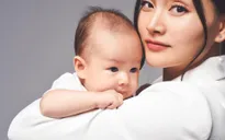 Lan Phương ngày càng "mòn con mắt" sau sinh con gái đầu lòng