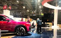 Xe VinFast được di chuyển từ Ý tới Paris Motor Show